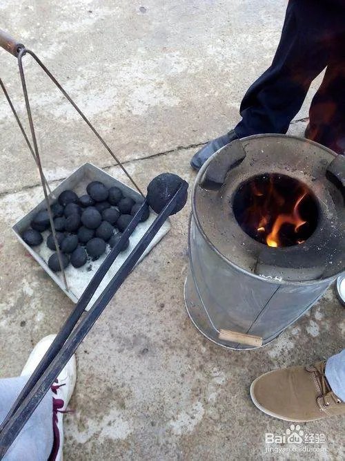 如何快速将蜂窝煤点着?