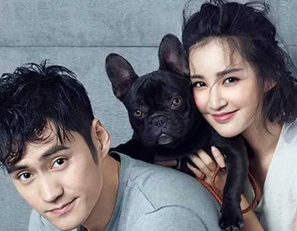 余文乐罕见晒儿子的正面照为妻子庆生，娱乐圈除了余文乐还有谁这样“踏实”？