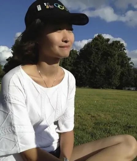 毕福剑女儿老婆照片图显温馨 毕凌曝杀马特照自黑