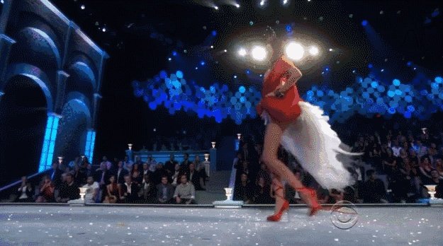 除了奚梦瑶摔跤以外，维密以前还有哪些失误？