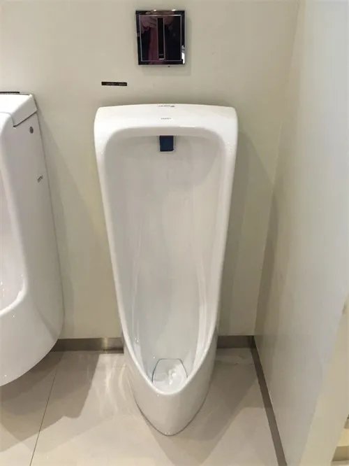 感应式小便器需要电源吗