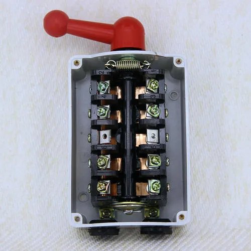 220v倒顺开关四线接法是什么