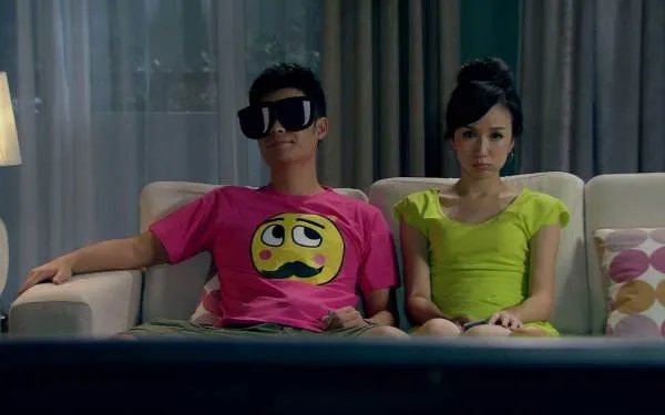 合租时,隔壁女孩让你去她房间修电脑,你会瞎想吗?