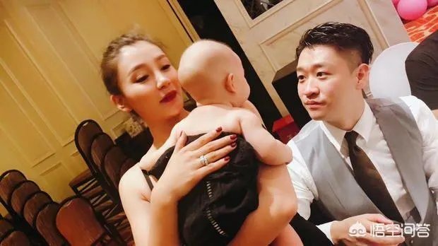 曹云金唐宛离婚,冷漠转账500万,为爱放弃事业值吗?