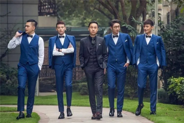 结婚伴郎穿什么衣服 伴郎衣服需要统一吗