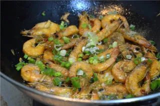 巧媳妇必须学会馋涎欲滴的【椒盐香酥虾】