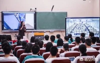 学校如何利用大数据技术进行人才培养？