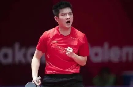 刘国梁做到了！樊振东惊险逆转奥恰洛夫，国乒队实现四连冠了吗？