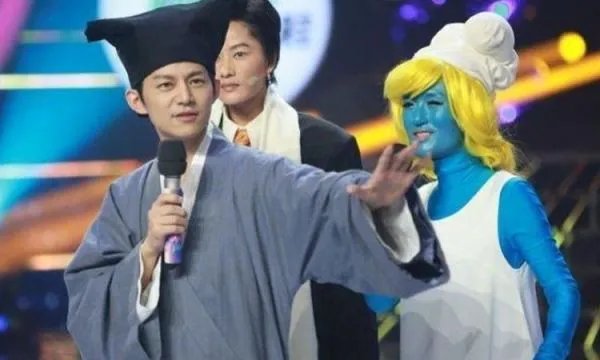 《百变大咖秀》再度被顶上热门，你认为这款综艺有什么优缺点？