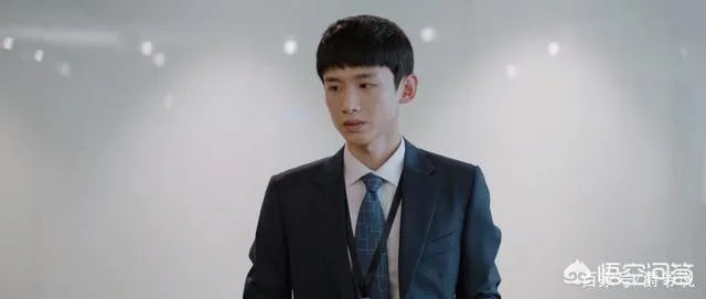 《平凡的荣耀》中同为实习生的曾浩是真的将孙弈秋当做朋友吗？