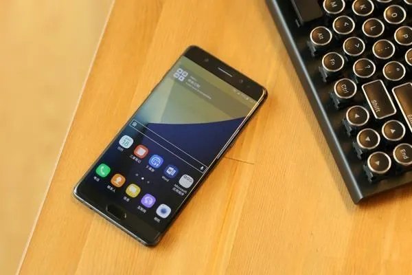 中国银行宣布暂时关闭三星手机指纹登陆手机银行功能,三星难道又有大漏洞吗?