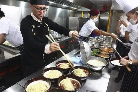 重庆小面为什么会火，你还吃过那些好吃的小面？