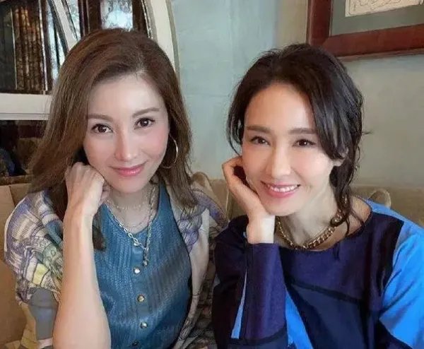 黎姿晒合照为李嘉欣庆祝生日，她们在电影上有多哪些合作？