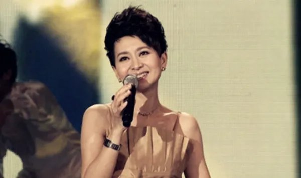 甘萍《潮湿的心》歌词