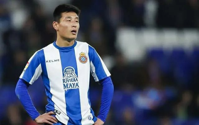 国足招入多名归化前锋，武磊还能竞争首发位置吗？