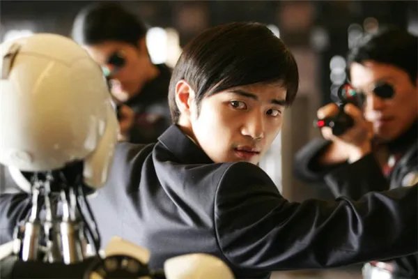 韩国好看的丧尸片前十名：《活着》上榜，第三是古装片