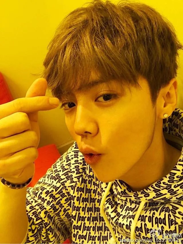 鹿晗的演技配的上天价片酬吗?