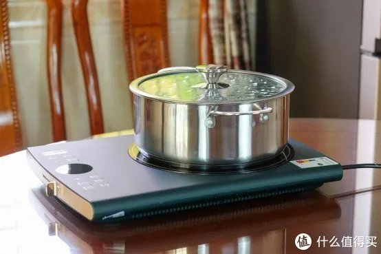 守护家人远离辐射危害，九阳电磁灶帮你轻松搞定