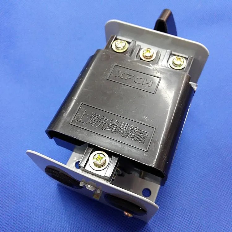 220v倒顺开关四线接法是什么