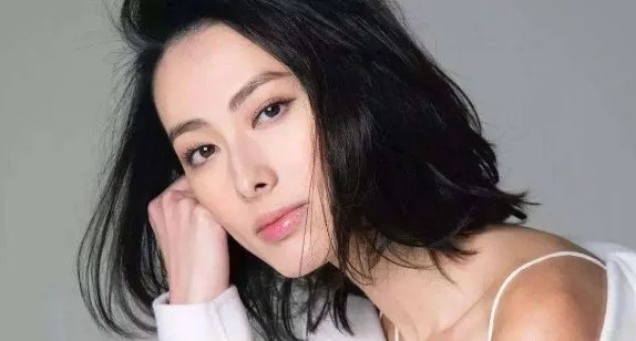 为何梁洛施会选择李泽楷分手？