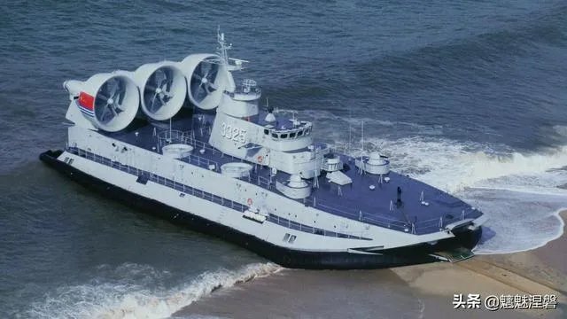 05式两栖步兵战车本身可以海上浮渡，为何还要用726气垫登陆艇运输？