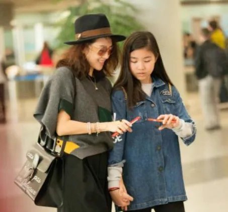 汪峰演唱会在即，二婚前妻突然发文怒怼章子怡，这是发生了什么？