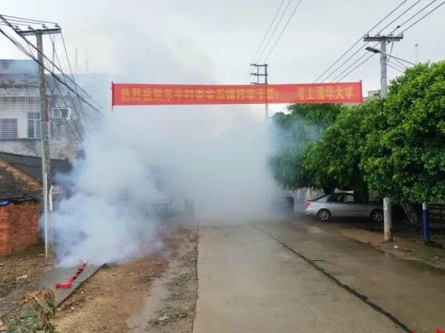 高考生伪造清华录取通知书背后的原因是什么？