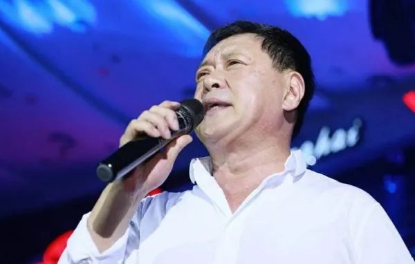 迟志强夫妇近照曝光，曾是影坛新星的迟志强后来发生了什么？