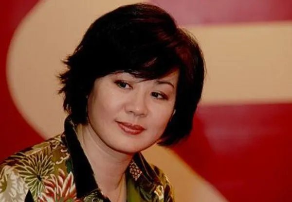 《牧马人》女主角丛珊，走红后遭人妒忌无奈出国，如今咋样了？