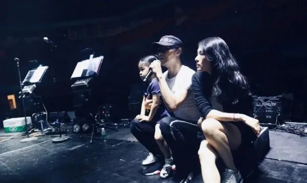 哪位杠精曾发话章子怡很虚假，现在直指汪峰？