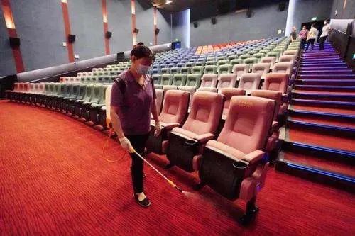 不戴口罩进电影院违法吗