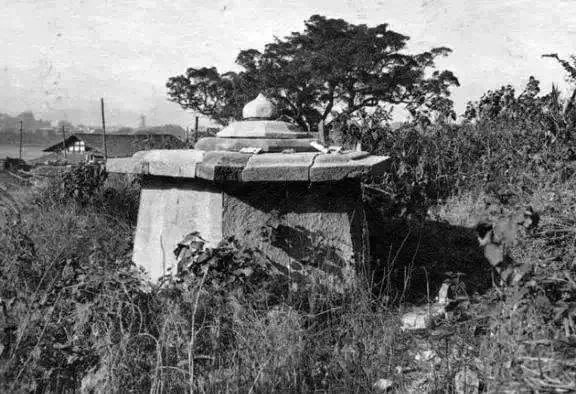 出生女婴被生父抛下山崖，当今社会为什么还有父母重男轻女？