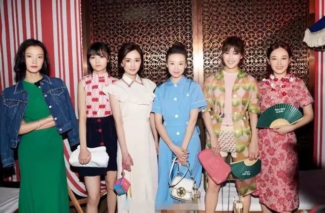 娱乐圈有哪些名副其实的「合影杀手」？