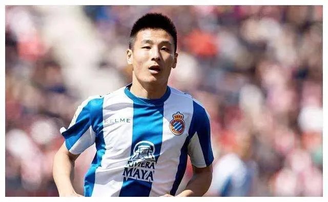 国足招入多名归化前锋，武磊还能竞争首发位置吗？