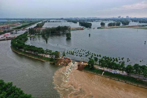 百年难遇！韩总统就暴雨灾害首次公开道歉，暴雨发生后救援行动是否做好？