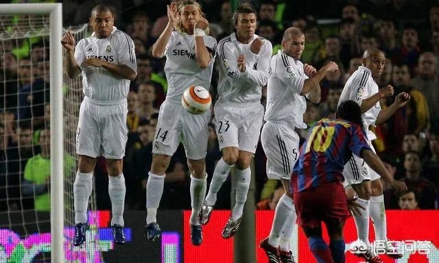 皇马名宿古蒂在社交平台晒出最贵人墙图，当时那些人放到现在能值多少钱？