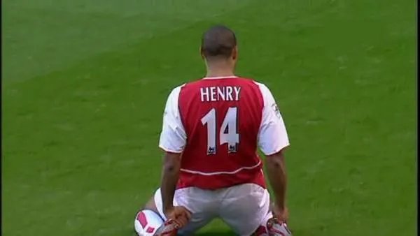 你最喜欢英超哪个球星？为什么？