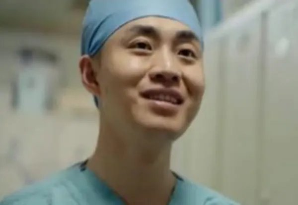 陶勇说左手的伤是自己的勋章，他为什么这么说？