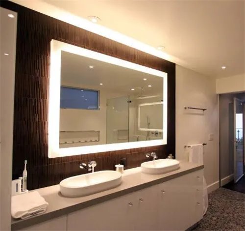 卫生间有必要装镜前灯吗 听听20年经验老师傅是咋说的