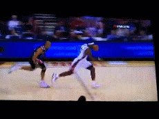 字母哥和詹姆斯罚球线起跳扣篮究竟谁更具美感?