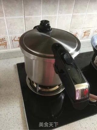 黄豆海带排骨汤