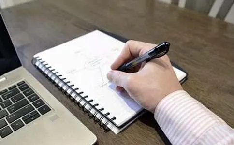 有趣的一件事作文200字