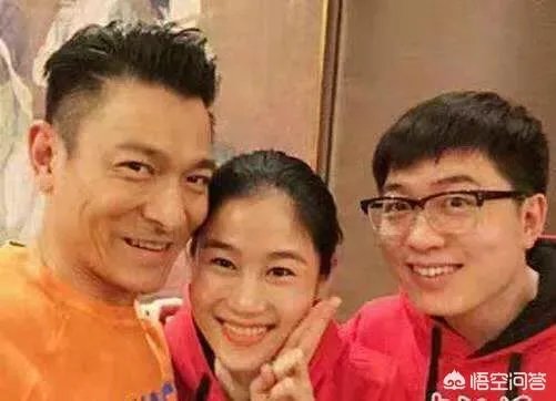 《笑傲江湖》的刘亮白鸽现在怎么样了？怎么几乎看不到作品了？