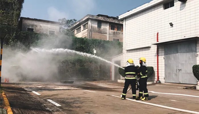 窒息灭火法的主要工具 窒息灭火法的主要工具是