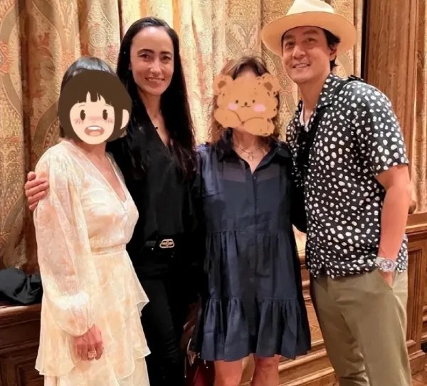 杨紫琼晒60岁生日照，76岁的未婚夫罕见现身庆生，他们还保持联系吗？