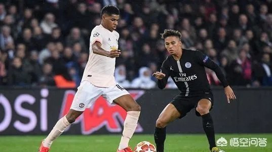 欧冠巴黎遭曼联顽强逆转，看台上的内马尔目瞪口呆，当时他在想什么？