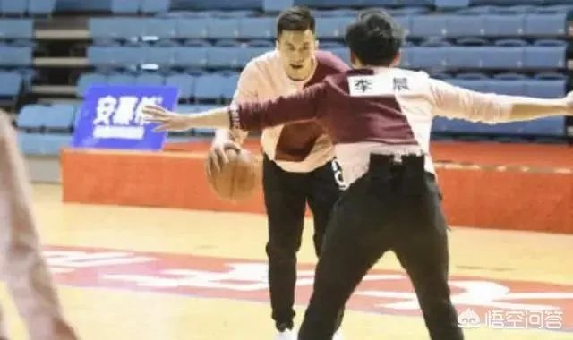 郭艾伦参加综艺《奔跑吧》，实力圈粉，表示自己身高造假了。郭艾伦实际身高有多高？