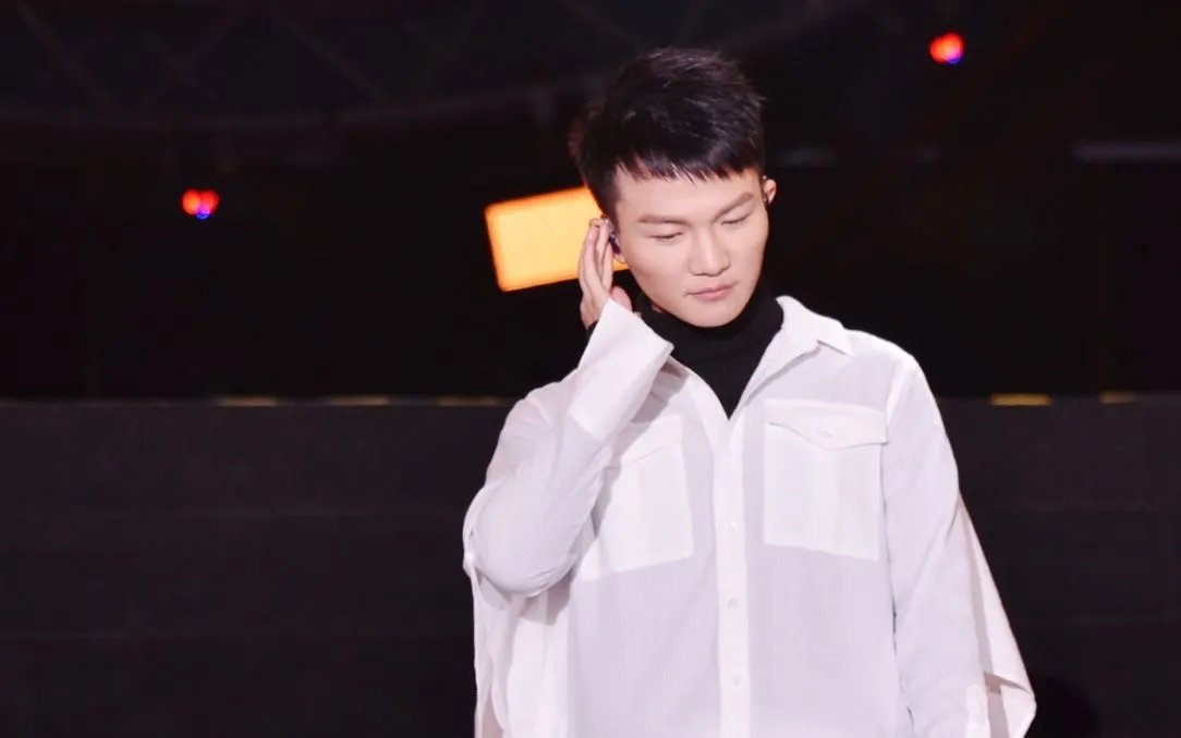 周深透露自己不吃土豆丝的原因：会损坏嗓子，你信了吗？