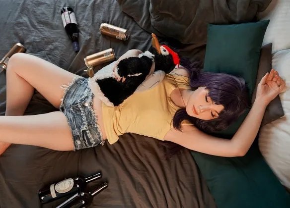 凹凸有致尽显风情！肉感长腿御姐“Grusha”攻略美图！