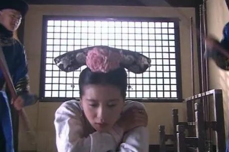 古代审讯手段都是用刑具招供 对待女囚犯又有什么不同